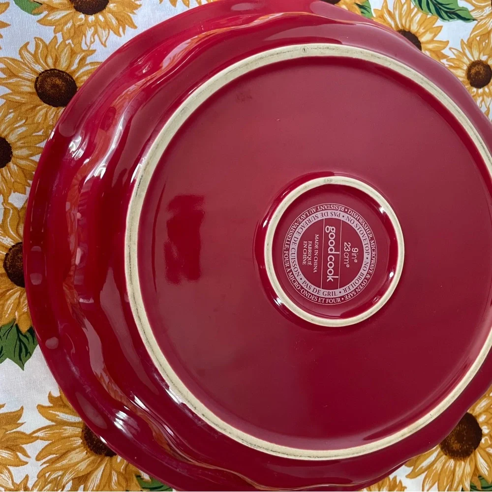 Good Cook Wavy Edge Stoneware Pie Plate